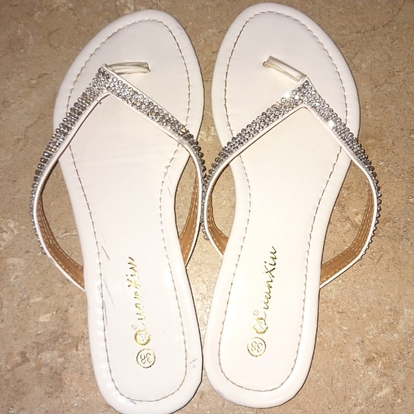 Cute Bling Silver Rhinestone Flip Flop Sandals - Picture 4 of 6